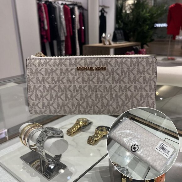 Michael Kors Jet Set Travel Large Logo Quarter-Zip wallet 35F8GTVZ3B Vanilla - Picture 1 of 11